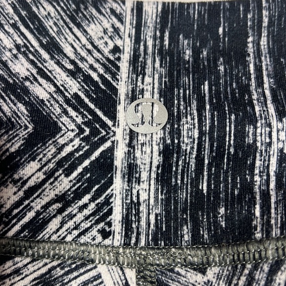 Lululemon capri leggings size 4 - Picture 2 of 7